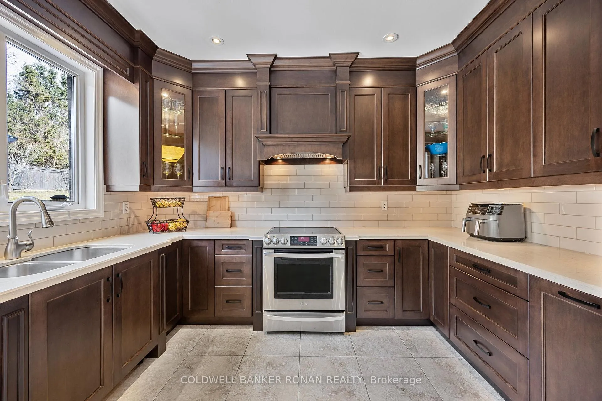Photo 19 of 21 Mooney Trail, New Tecumseth, Alliston — HOMEH