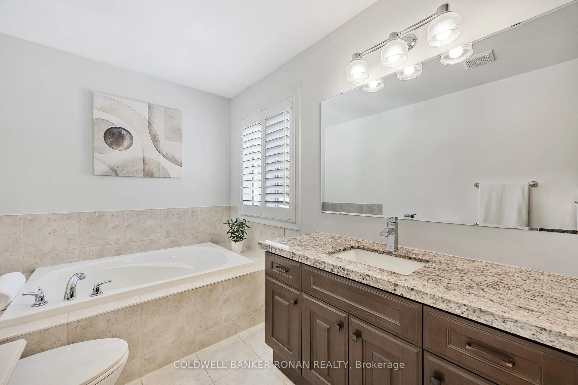 Photo 32 of 21 Mooney Trail, New Tecumseth, Alliston — HOMEH