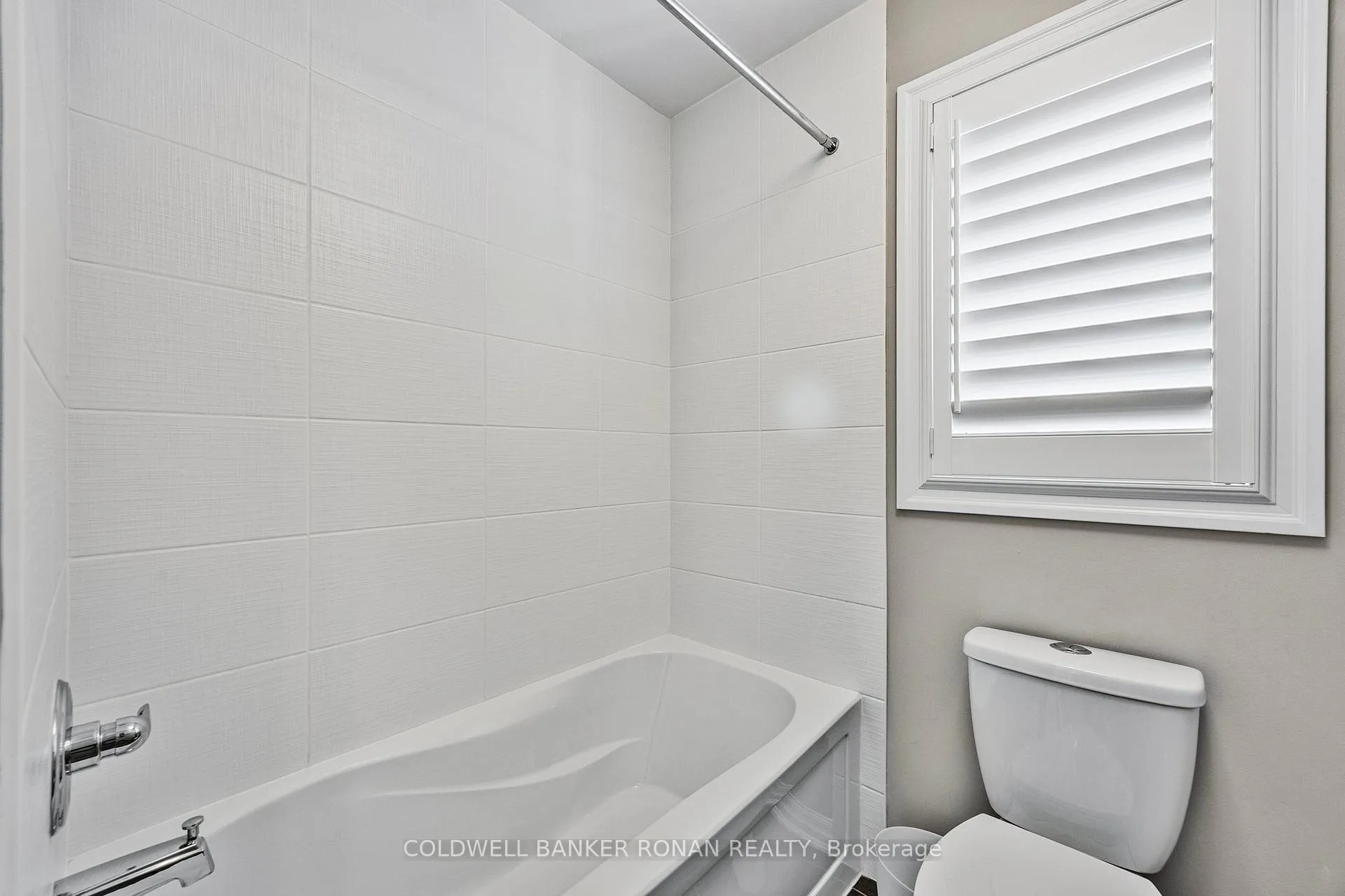 Photo 38 of 21 Mooney Trail, New Tecumseth, Alliston — HOMEH