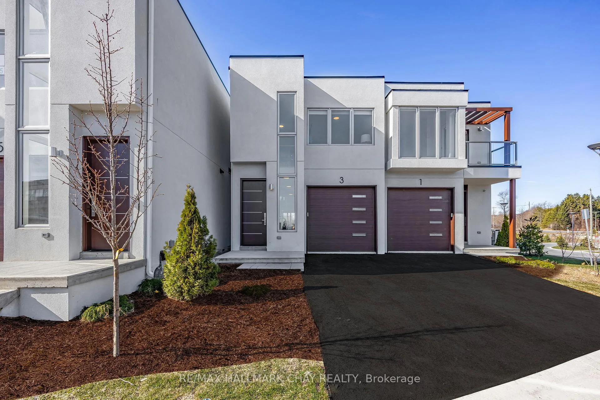 Photo 1 of 3 Waterview Lane, Clarington, Newcastle — HOMEH