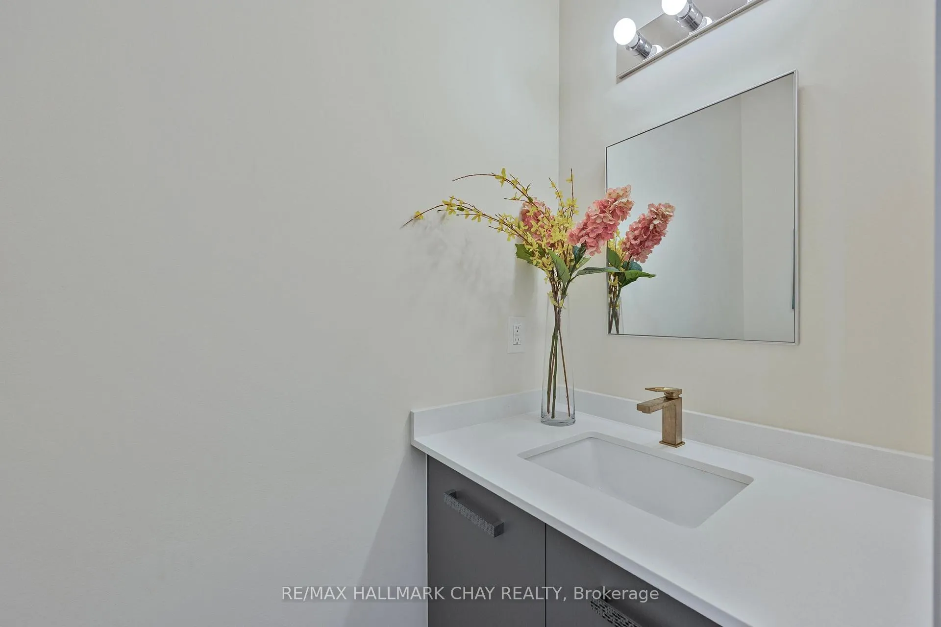 Photo 7 of 3 Waterview Lane, Clarington, Newcastle — HOMEH