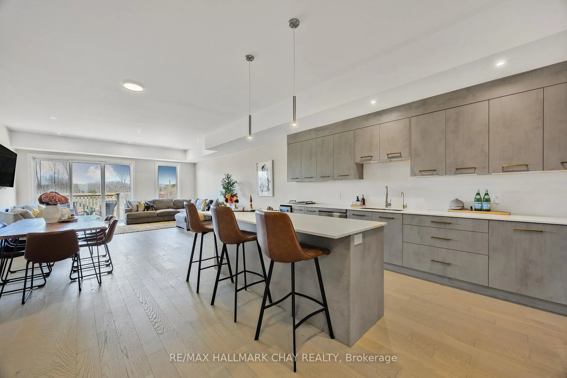 Photo 9 of 3 Waterview Lane, Clarington, Newcastle — HOMEH