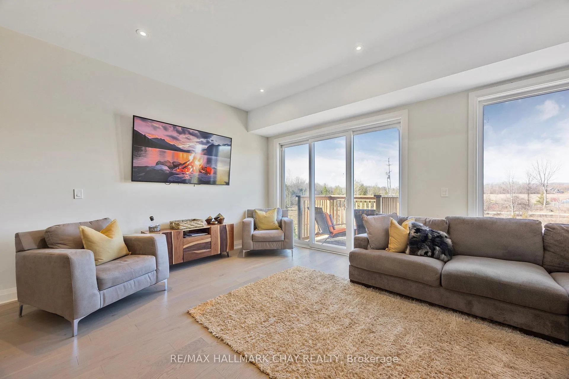 Photo 16 of 3 Waterview Lane, Clarington, Newcastle — HOMEH