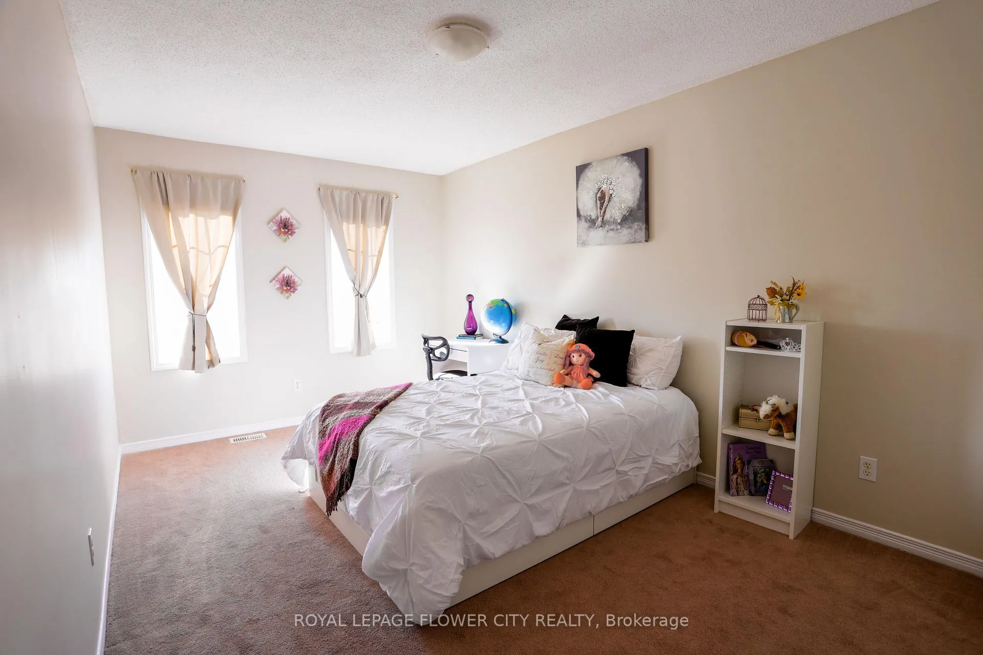 Photo 15 of 95 Winchester Terrace, Barrie, Innis-Shore — HOMEH