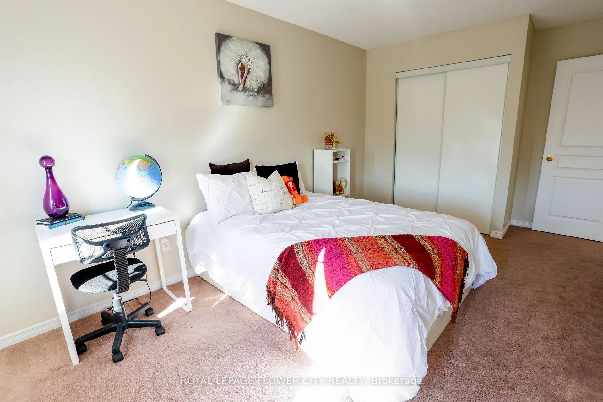 Photo 17 of 95 Winchester Terrace, Barrie, Innis-Shore — HOMEH