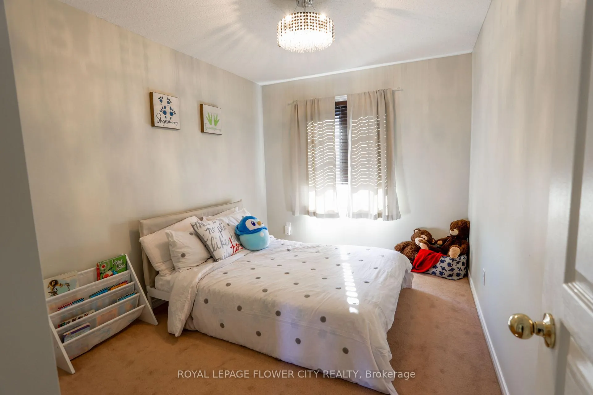 Photo 18 of 95 Winchester Terrace, Barrie, Innis-Shore — HOMEH