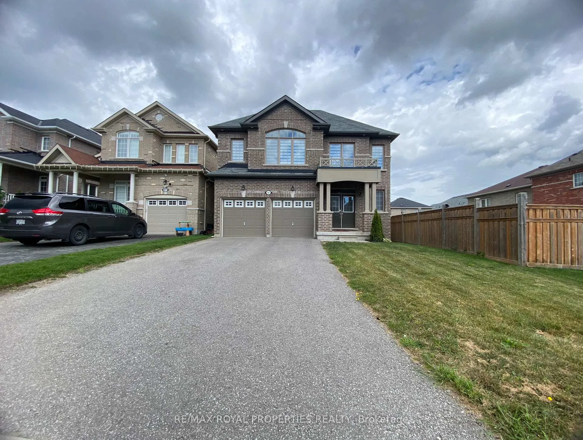 Photo 2 of 83 Whitehand Drive, Clarington, Newcastle — HOMEH