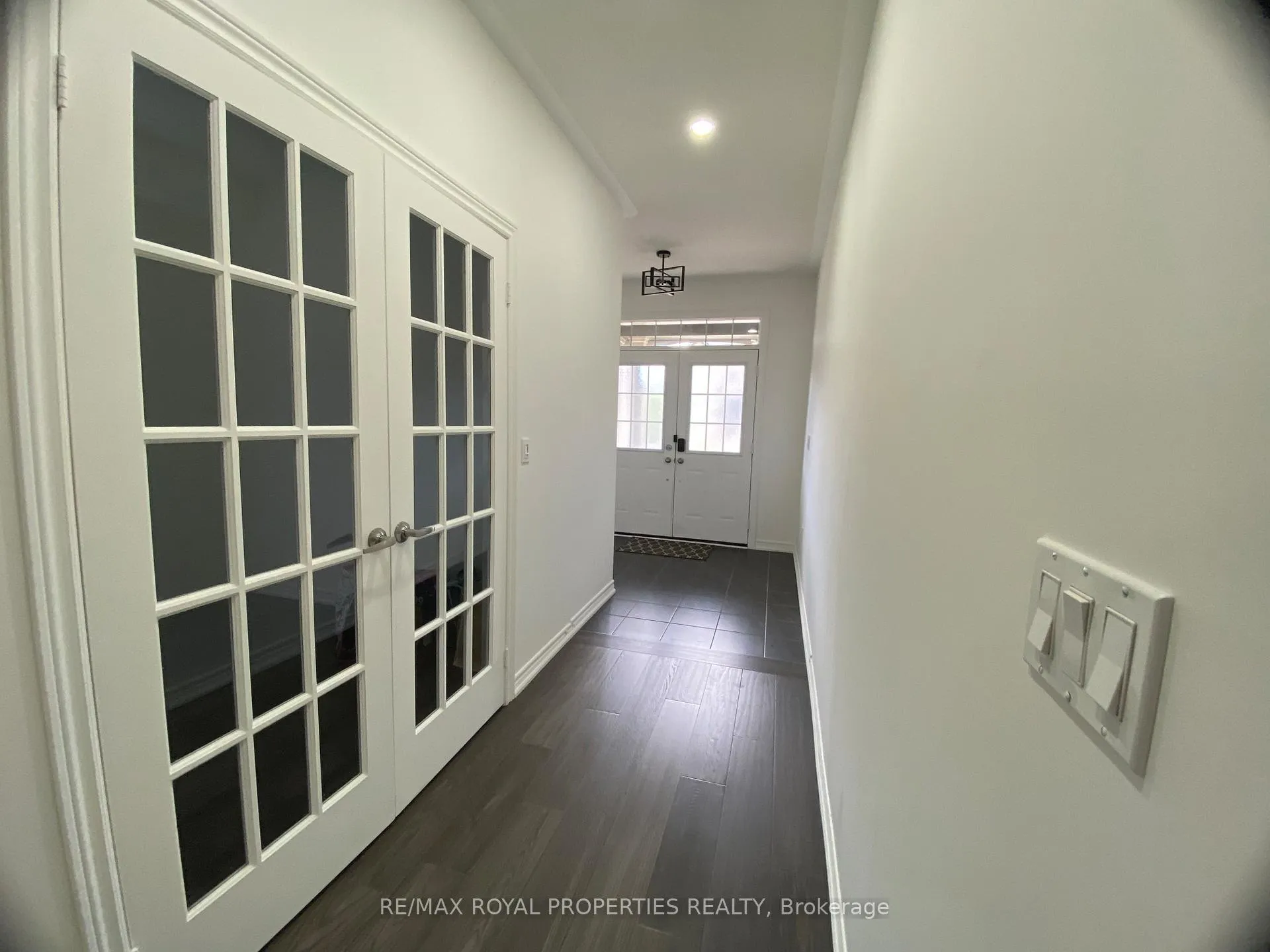 Photo 5 of 83 Whitehand Drive, Clarington, Newcastle — HOMEH