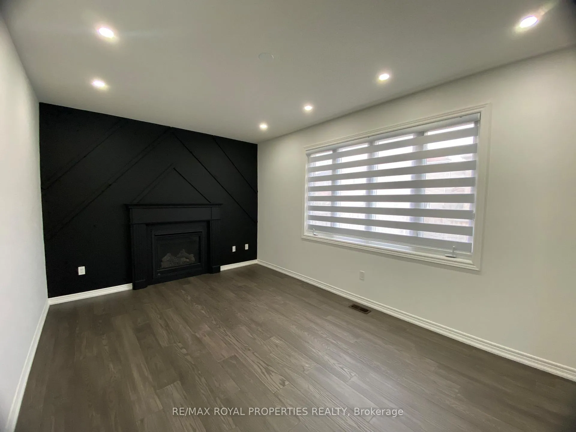Photo 6 of 83 Whitehand Drive, Clarington, Newcastle — HOMEH