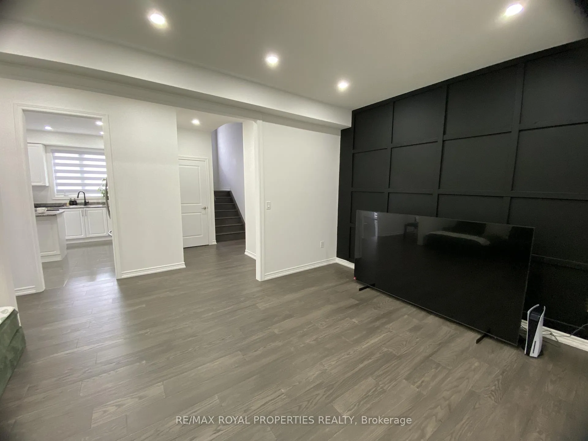 Photo 10 of 83 Whitehand Drive, Clarington, Newcastle — HOMEH
