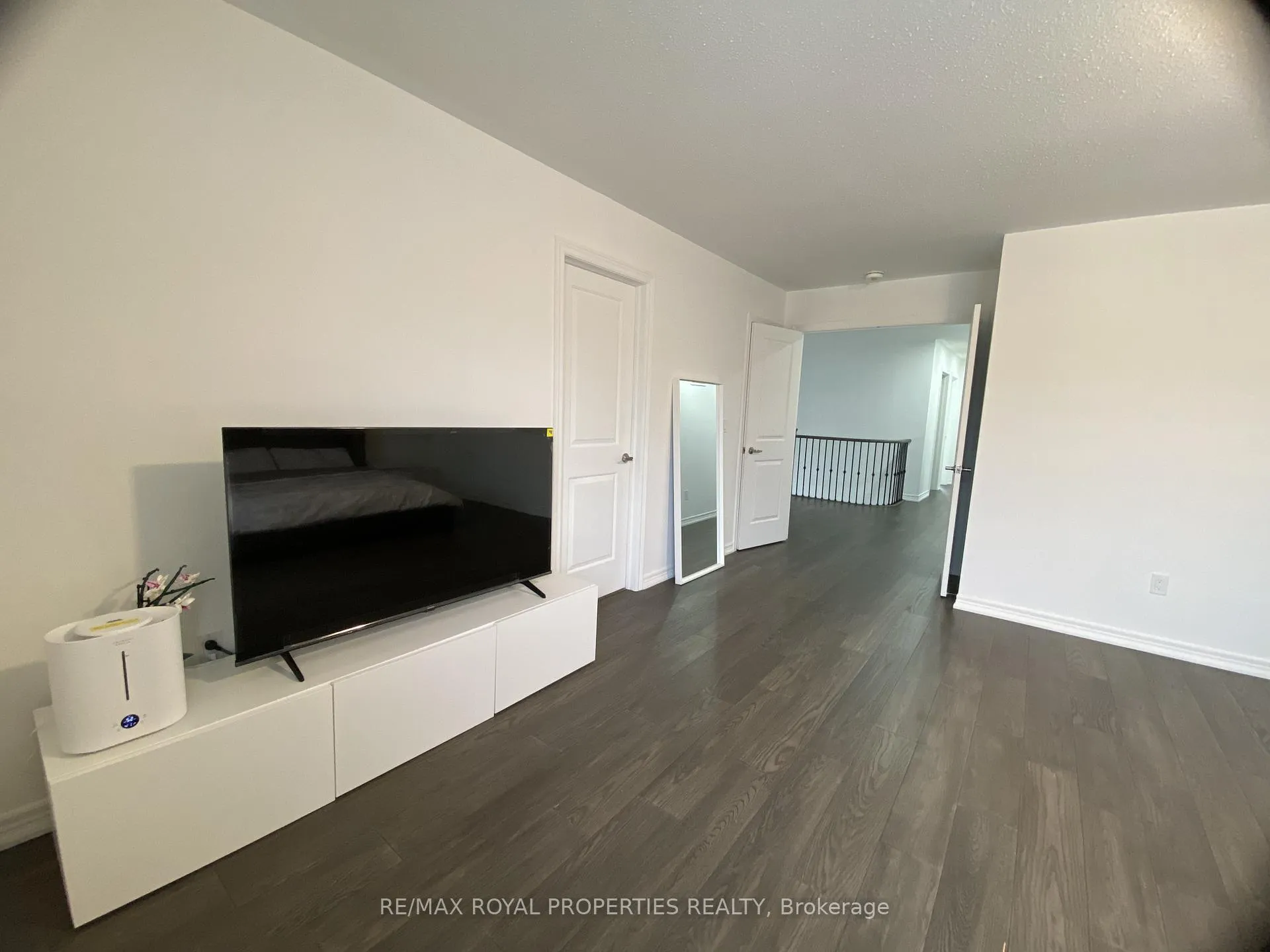 Photo 17 of 83 Whitehand Drive, Clarington, Newcastle — HOMEH