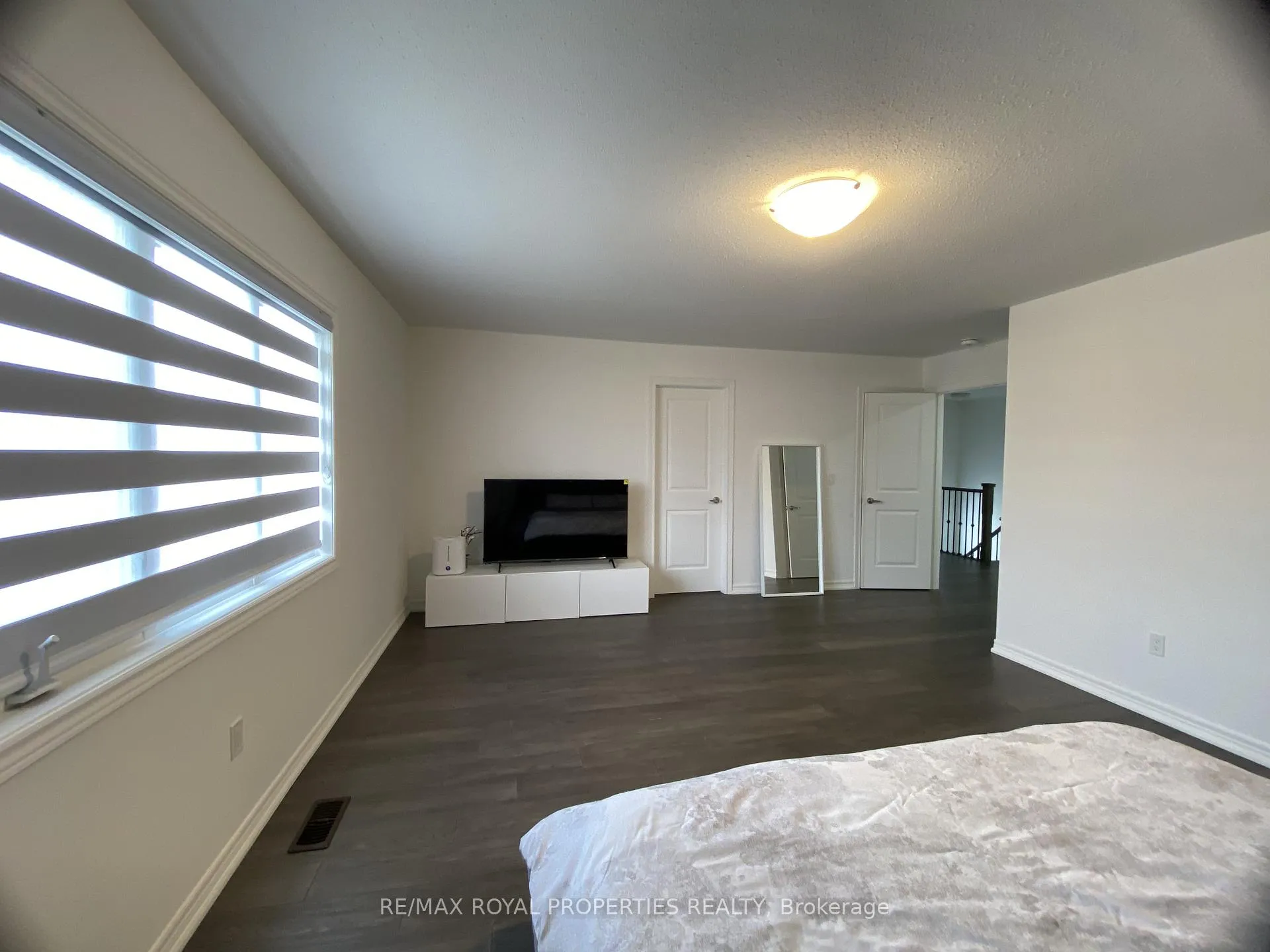 Photo 18 of 83 Whitehand Drive, Clarington, Newcastle — HOMEH