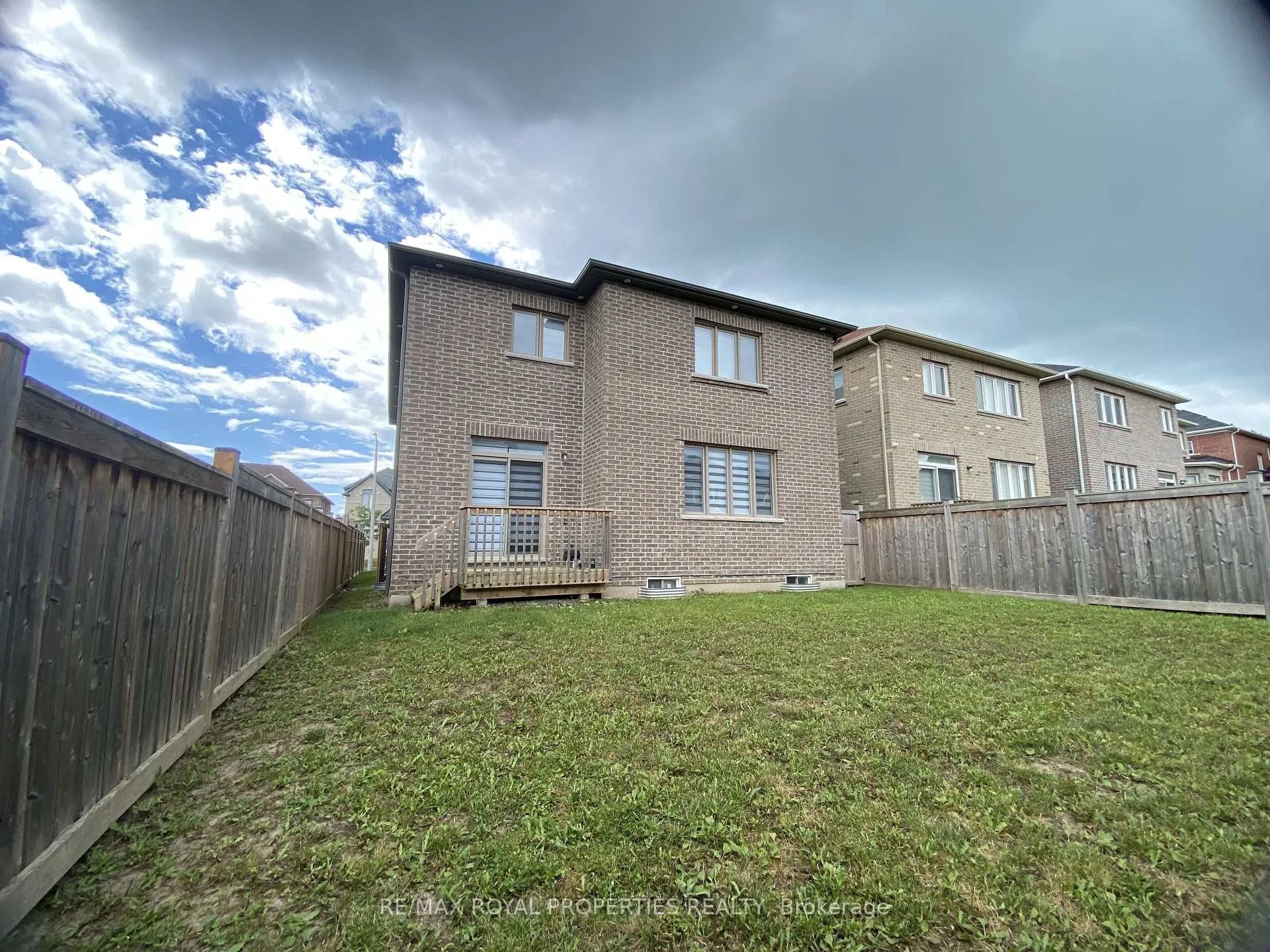 Photo 27 of 83 Whitehand Drive, Clarington, Newcastle — HOMEH