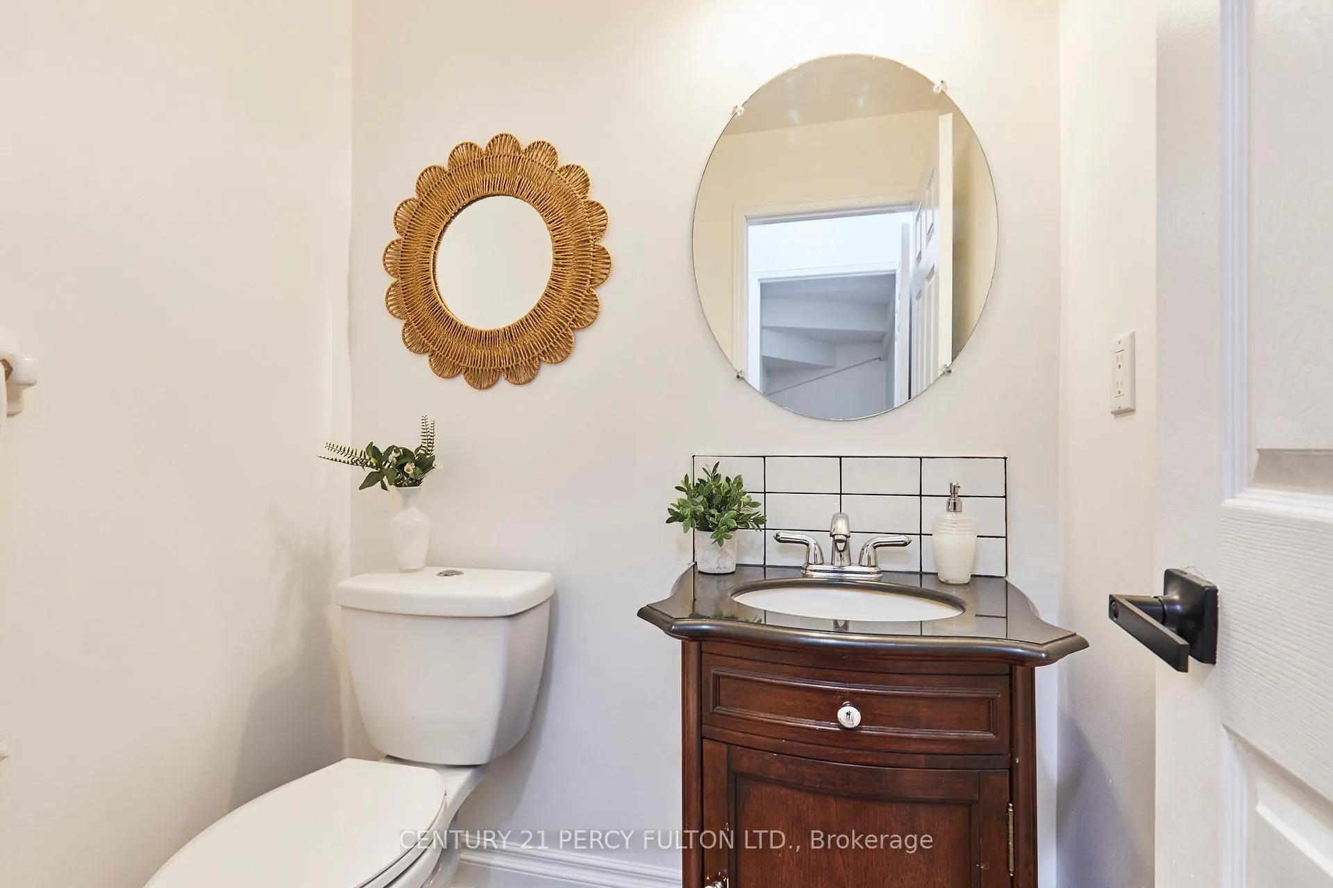 Photo 10 of 9 Brodie Court, Clarington, Bowmanville — HOMEH