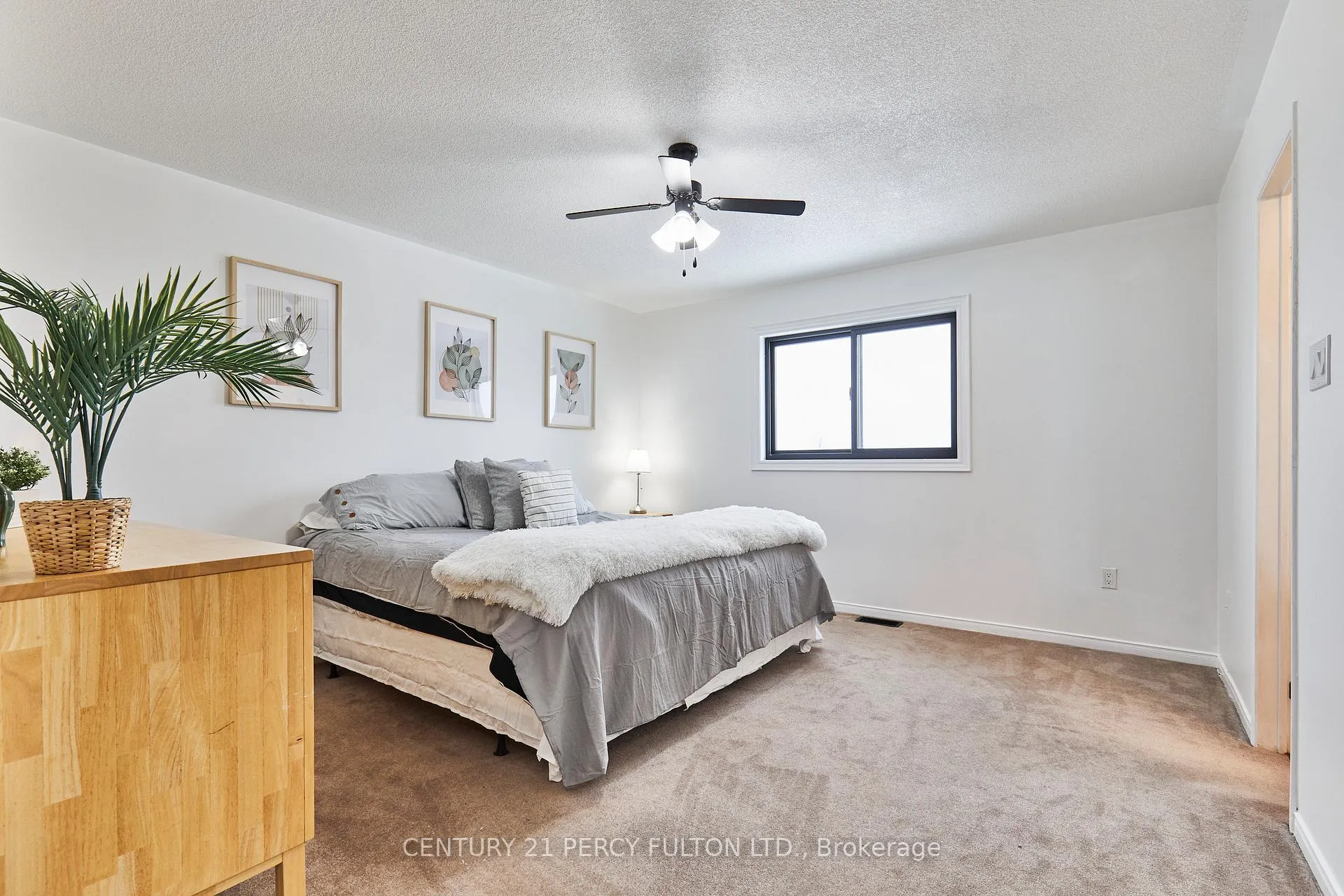 Photo 12 of 9 Brodie Court, Clarington, Bowmanville — HOMEH