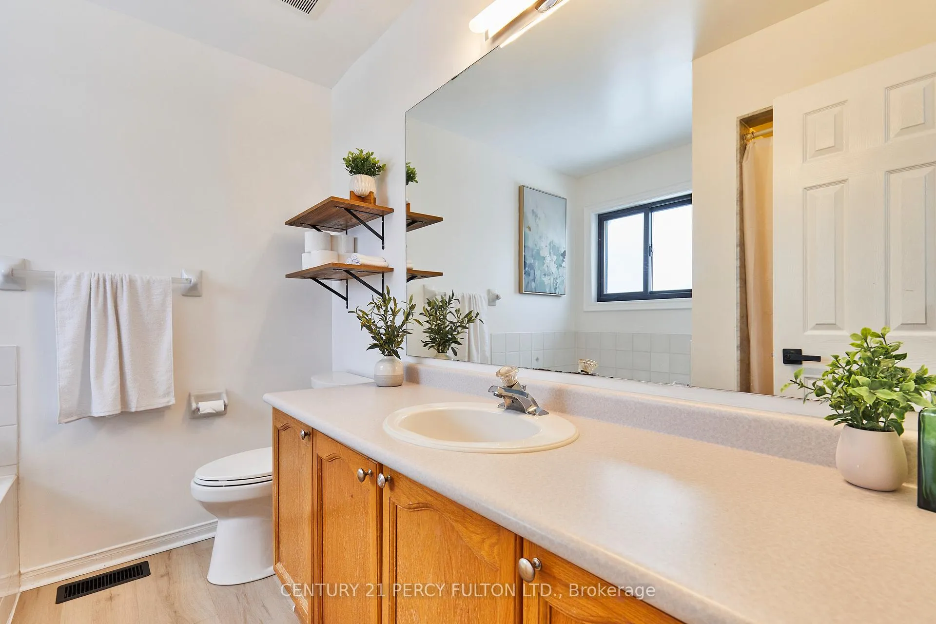 Photo 14 of 9 Brodie Court, Clarington, Bowmanville — HOMEH