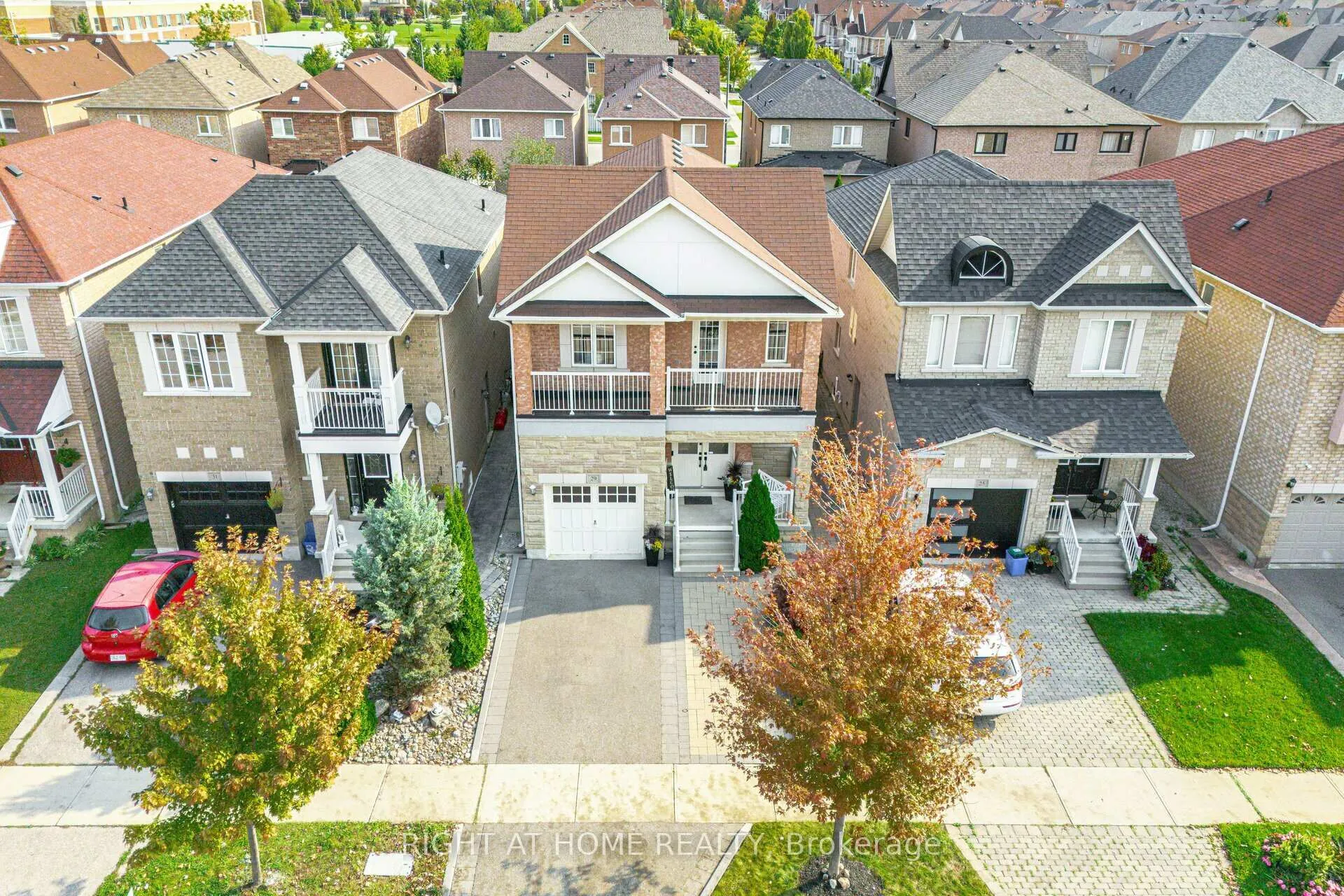 Photo 4 of 29 Boticelli Way, Vaughan, Vellore Village — HOMEH