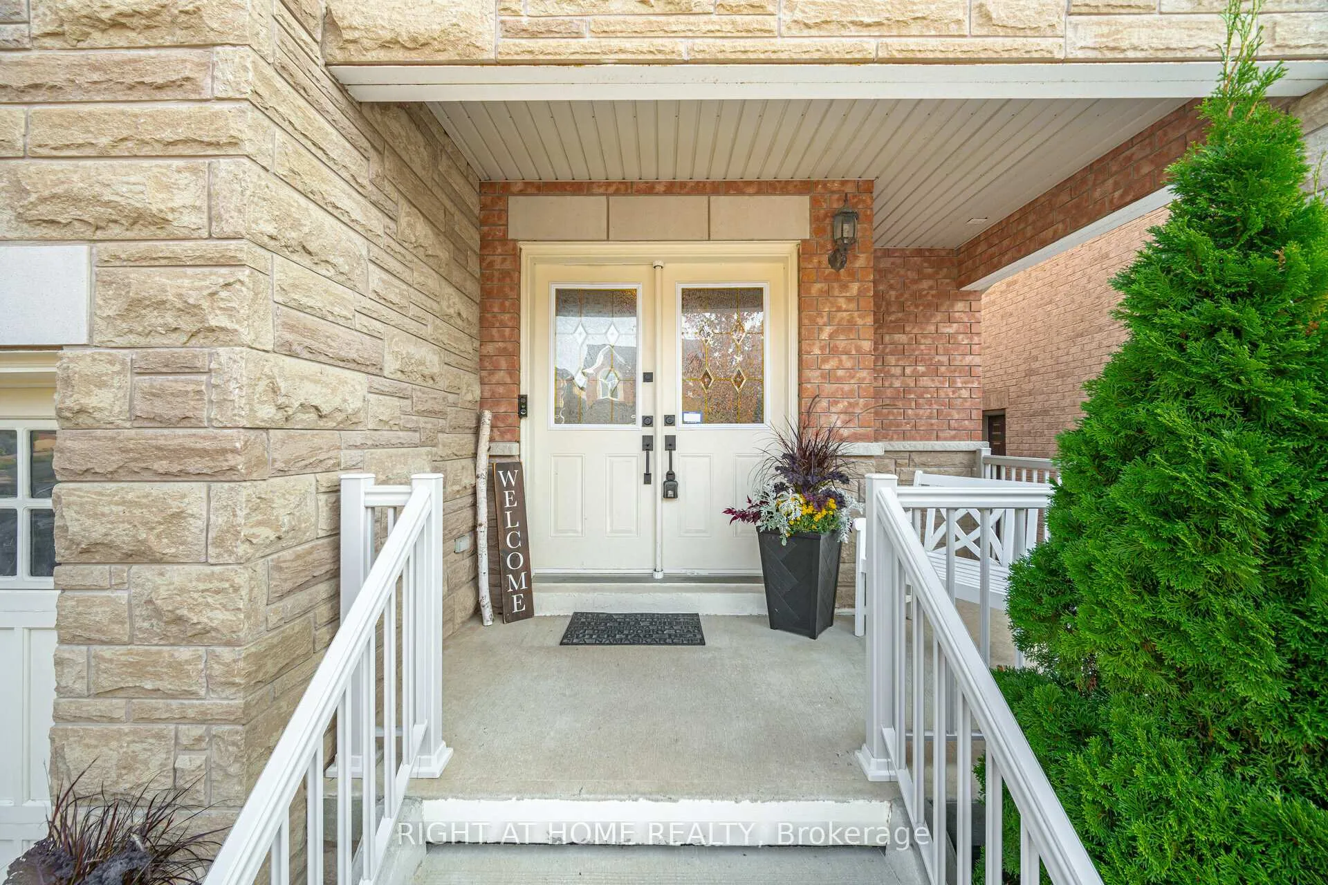 Photo 7 of 29 Boticelli Way, Vaughan, Vellore Village — HOMEH