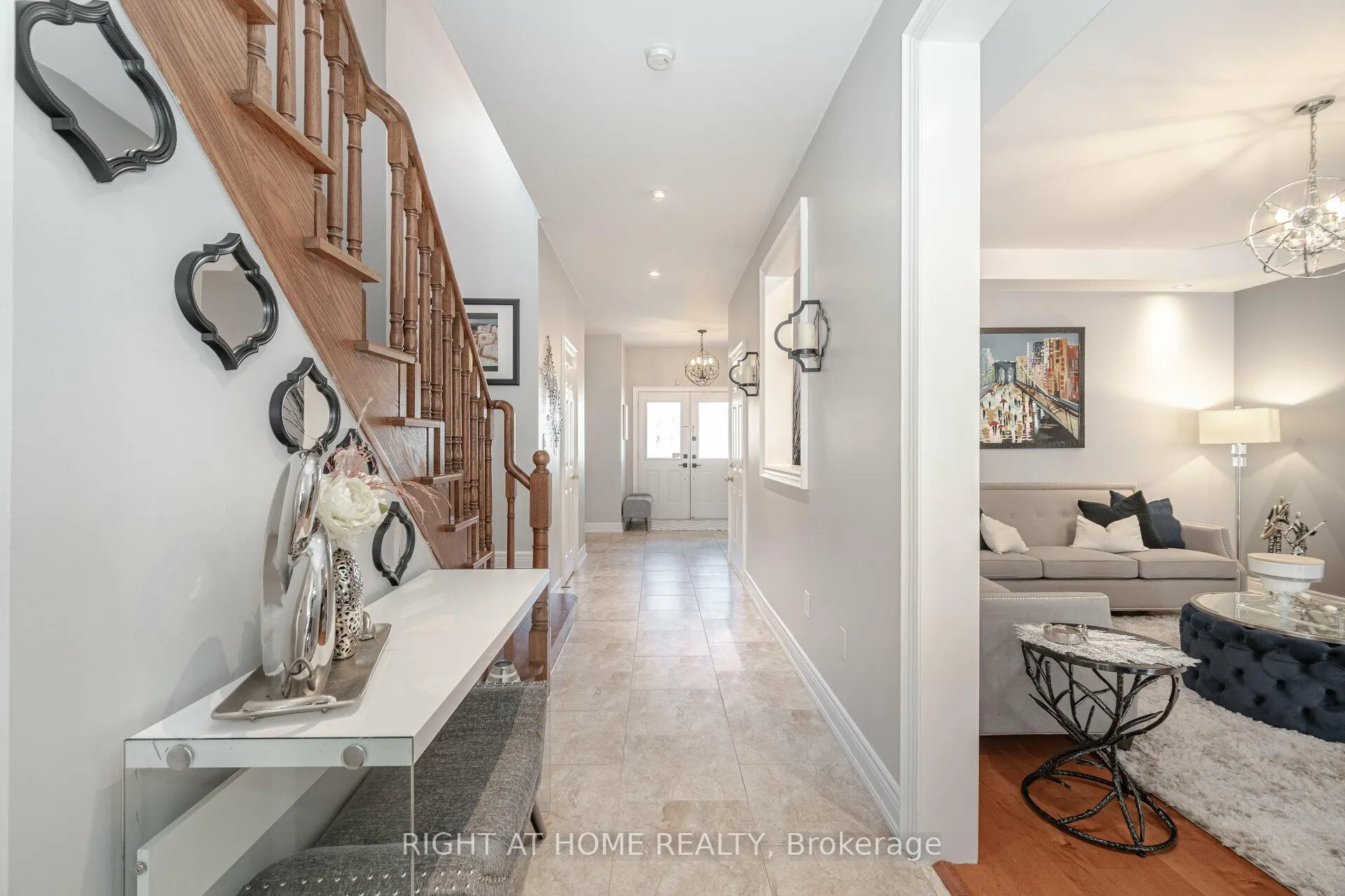 Photo 10 of 29 Boticelli Way, Vaughan, Vellore Village — HOMEH