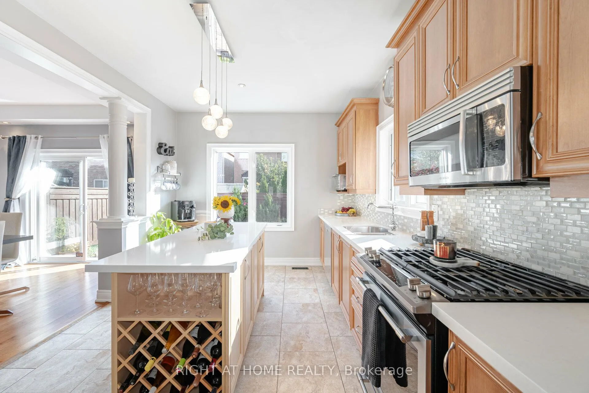 Photo 18 of 29 Boticelli Way, Vaughan, Vellore Village — HOMEH