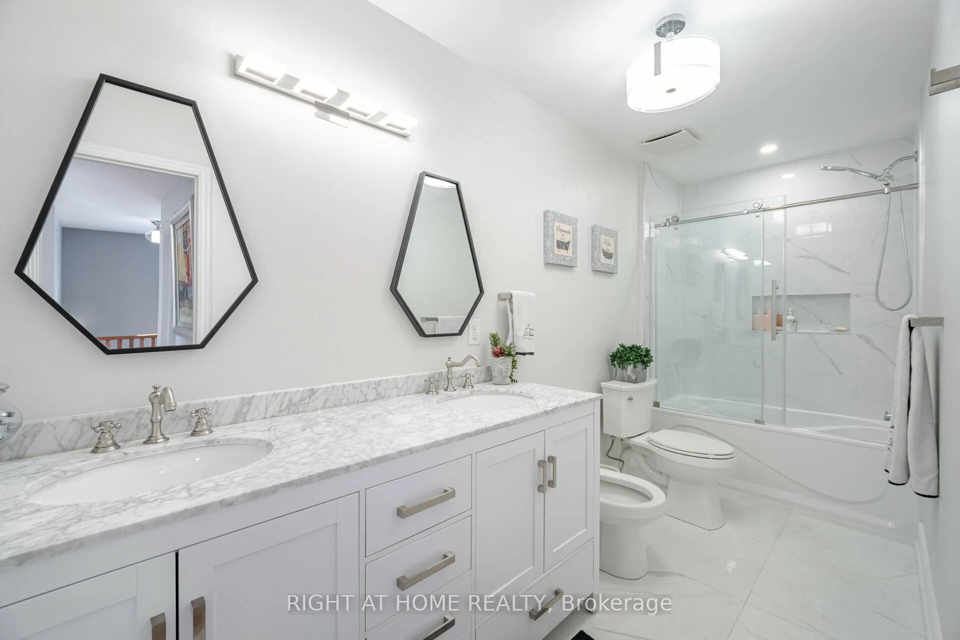 Photo 40 of 29 Boticelli Way, Vaughan, Vellore Village — HOMEH