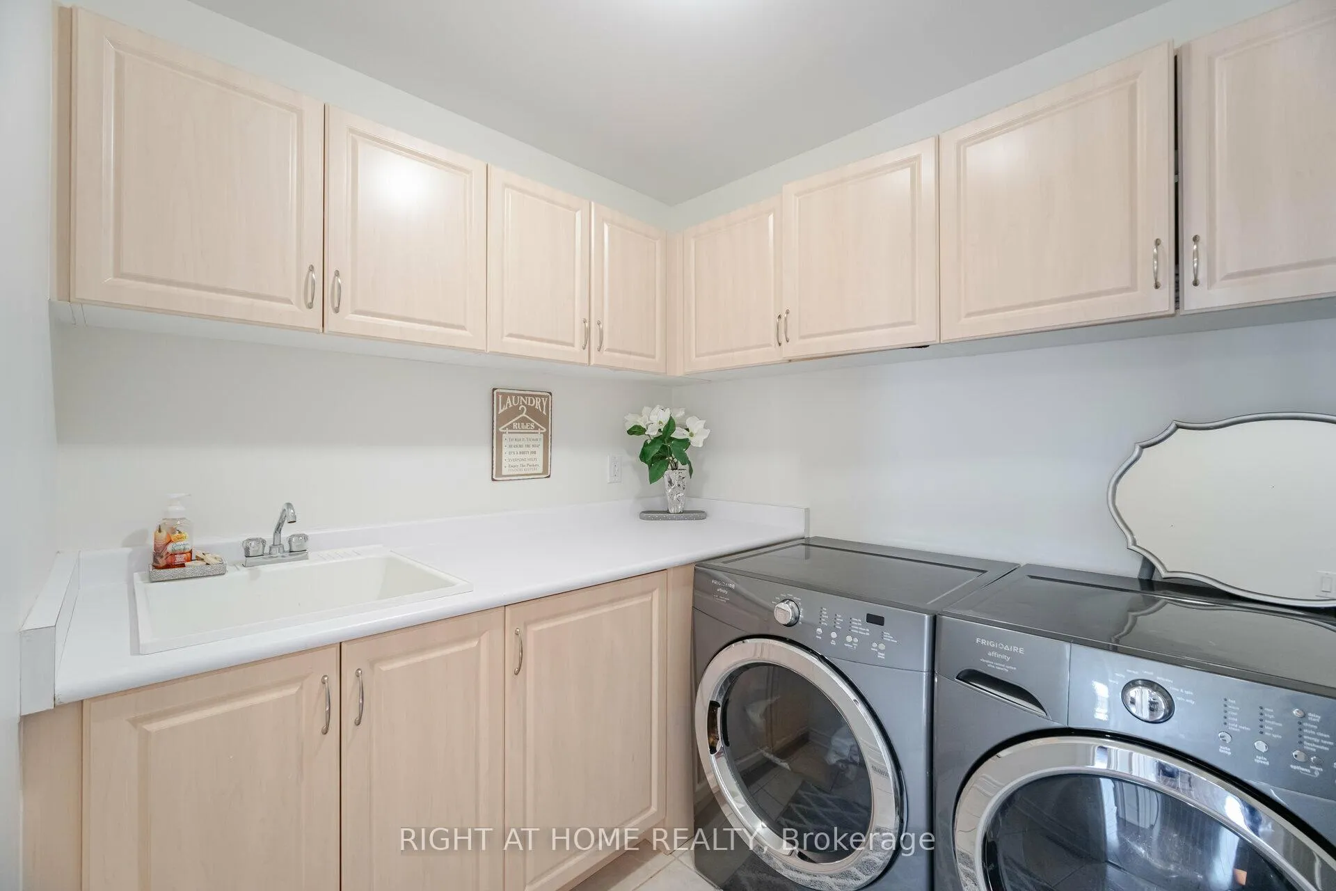 Photo 42 of 29 Boticelli Way, Vaughan, Vellore Village — HOMEH