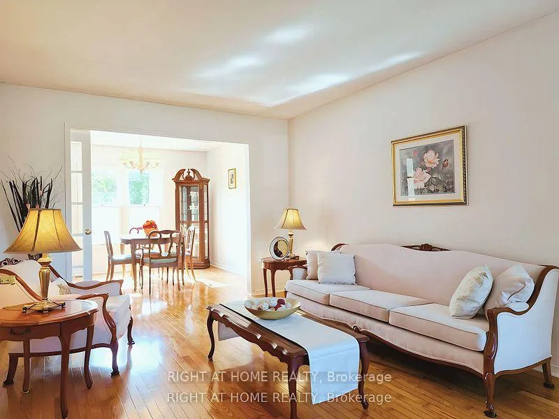 Photo 4 of 44 Sable Crescent, Whitby, Rolling Acres — HOMEH
