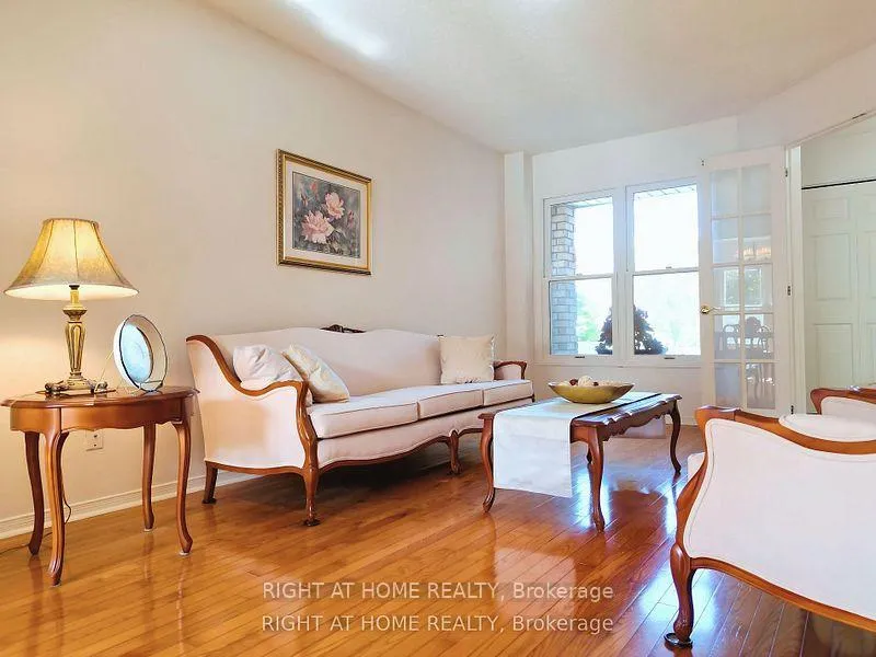Photo 6 of 44 Sable Crescent, Whitby, Rolling Acres — HOMEH