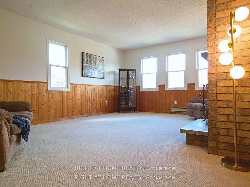Photo 10 of 44 Sable Crescent, Whitby, Rolling Acres — HOMEH