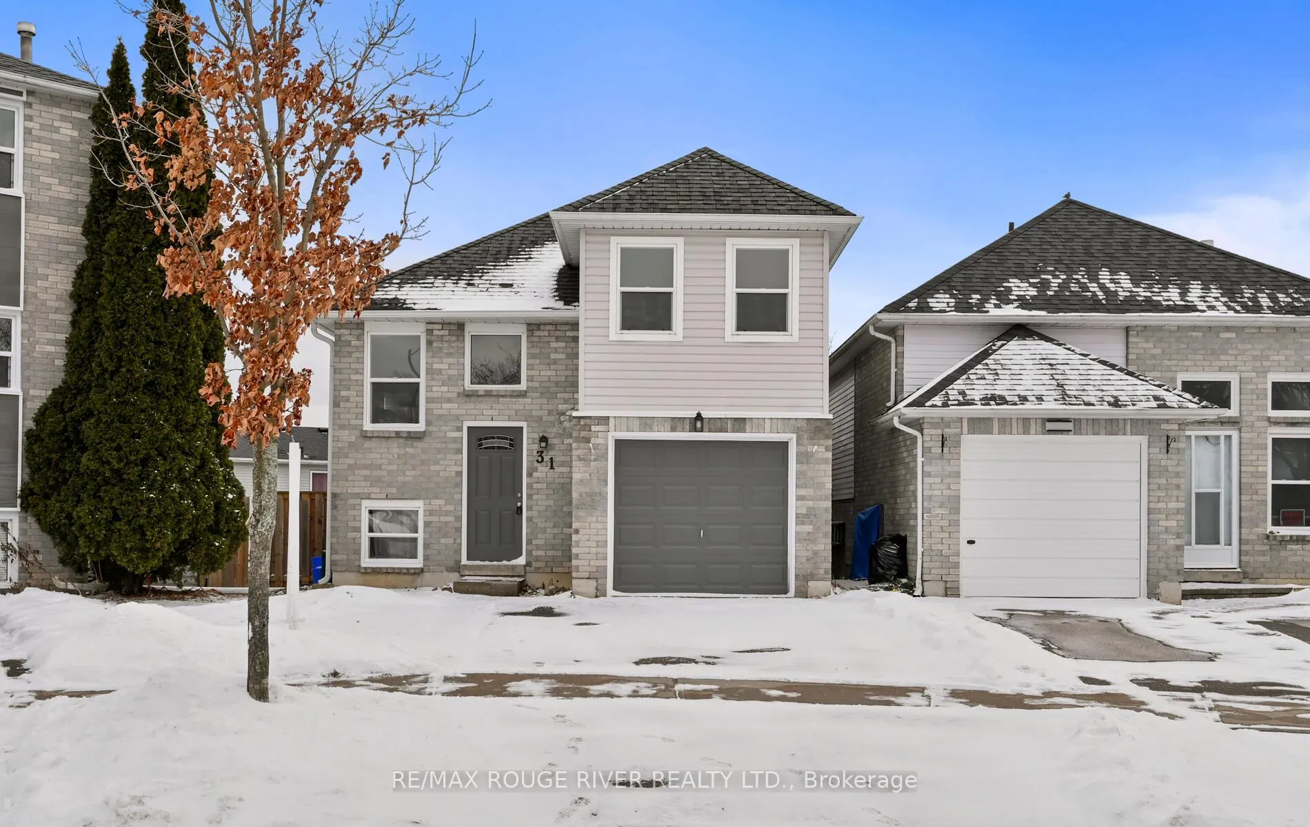 Photo 2 of 31 Broadlands Crescent, Clarington, Courtice — HOMEH