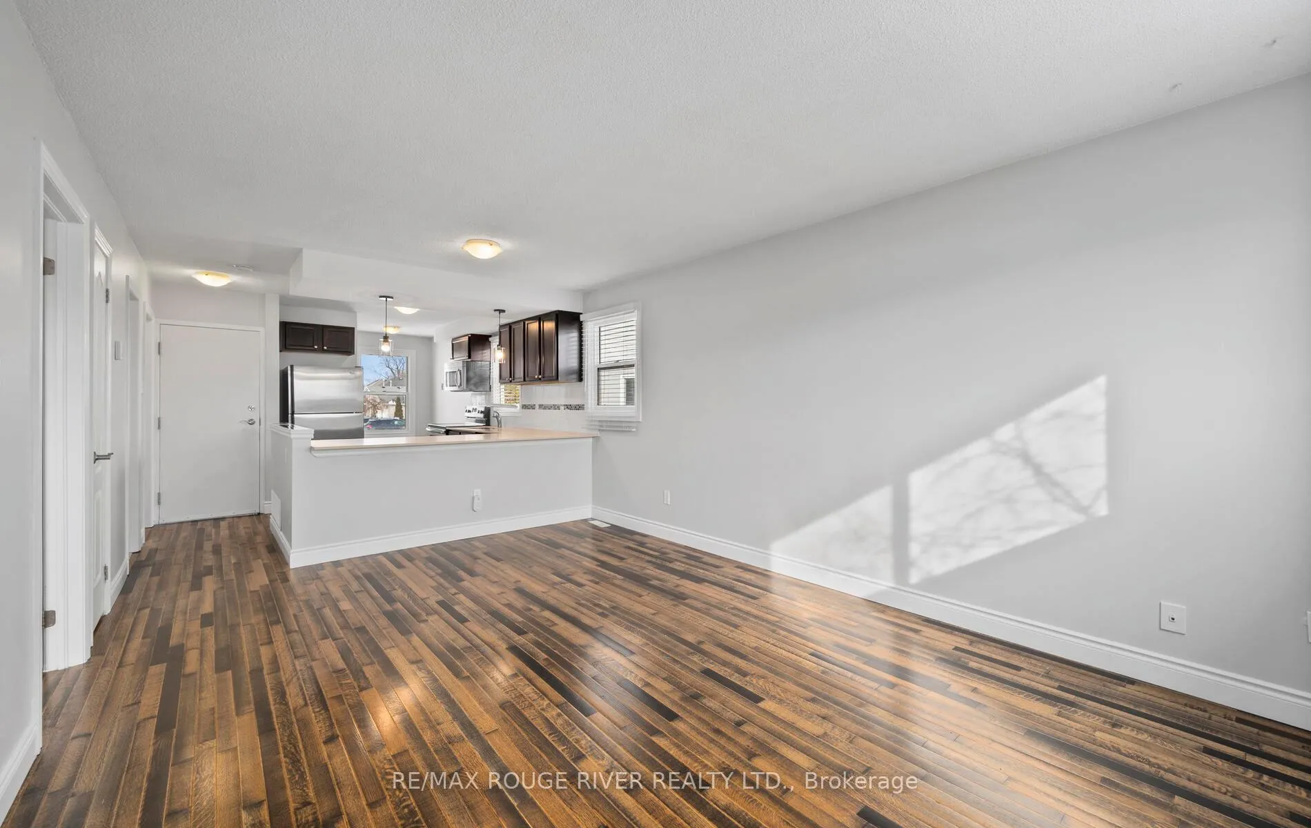 Photo 12 of 31 Broadlands Crescent, Clarington, Courtice — HOMEH