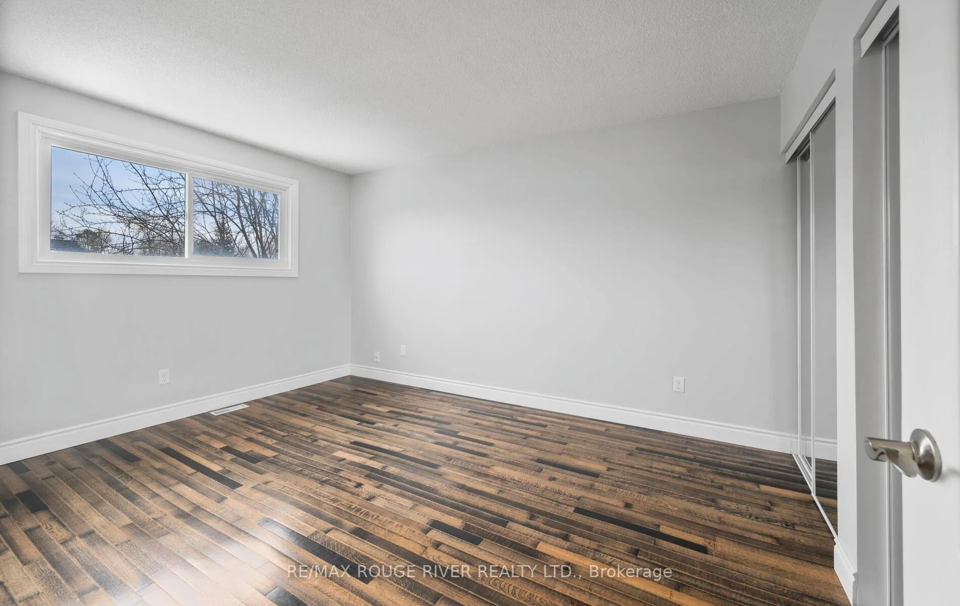 Photo 15 of 31 Broadlands Crescent, Clarington, Courtice — HOMEH