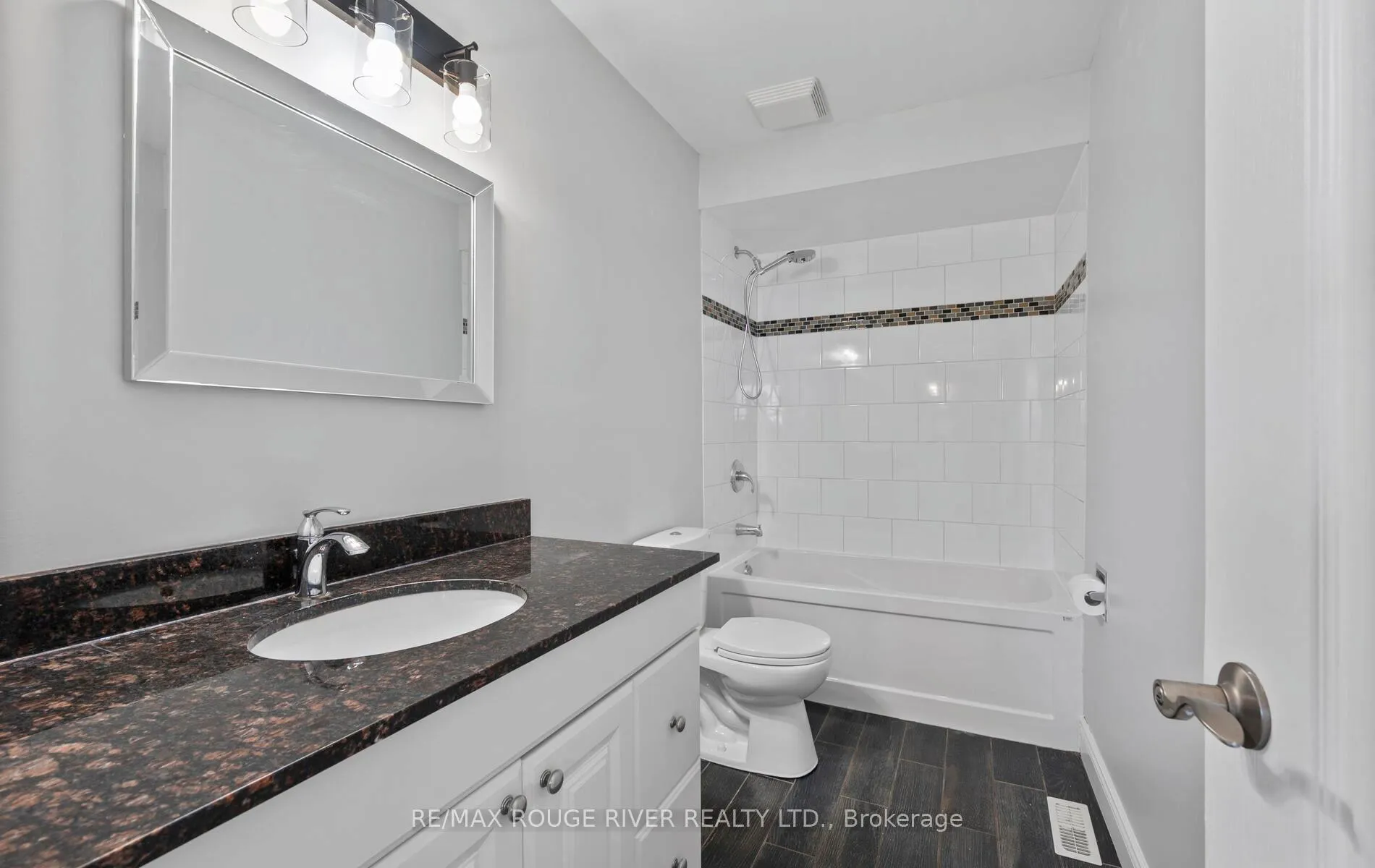Photo 20 of 31 Broadlands Crescent, Clarington, Courtice — HOMEH
