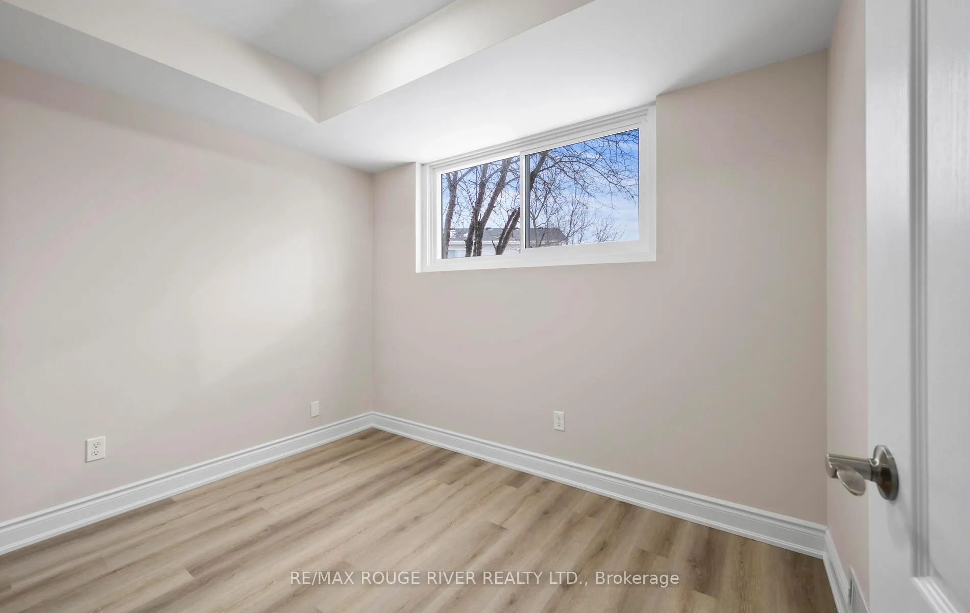 Photo 30 of 31 Broadlands Crescent, Clarington, Courtice — HOMEH