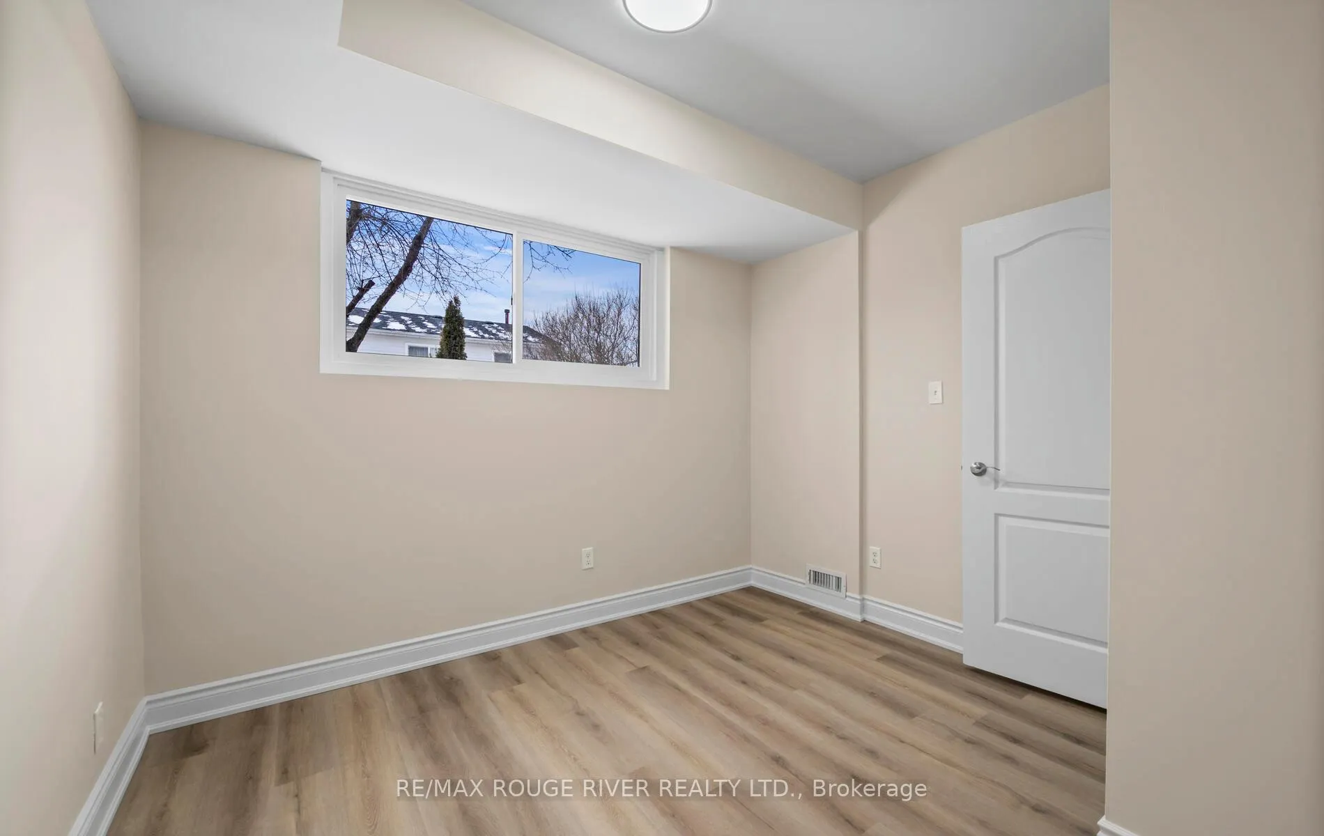 Photo 32 of 31 Broadlands Crescent, Clarington, Courtice — HOMEH