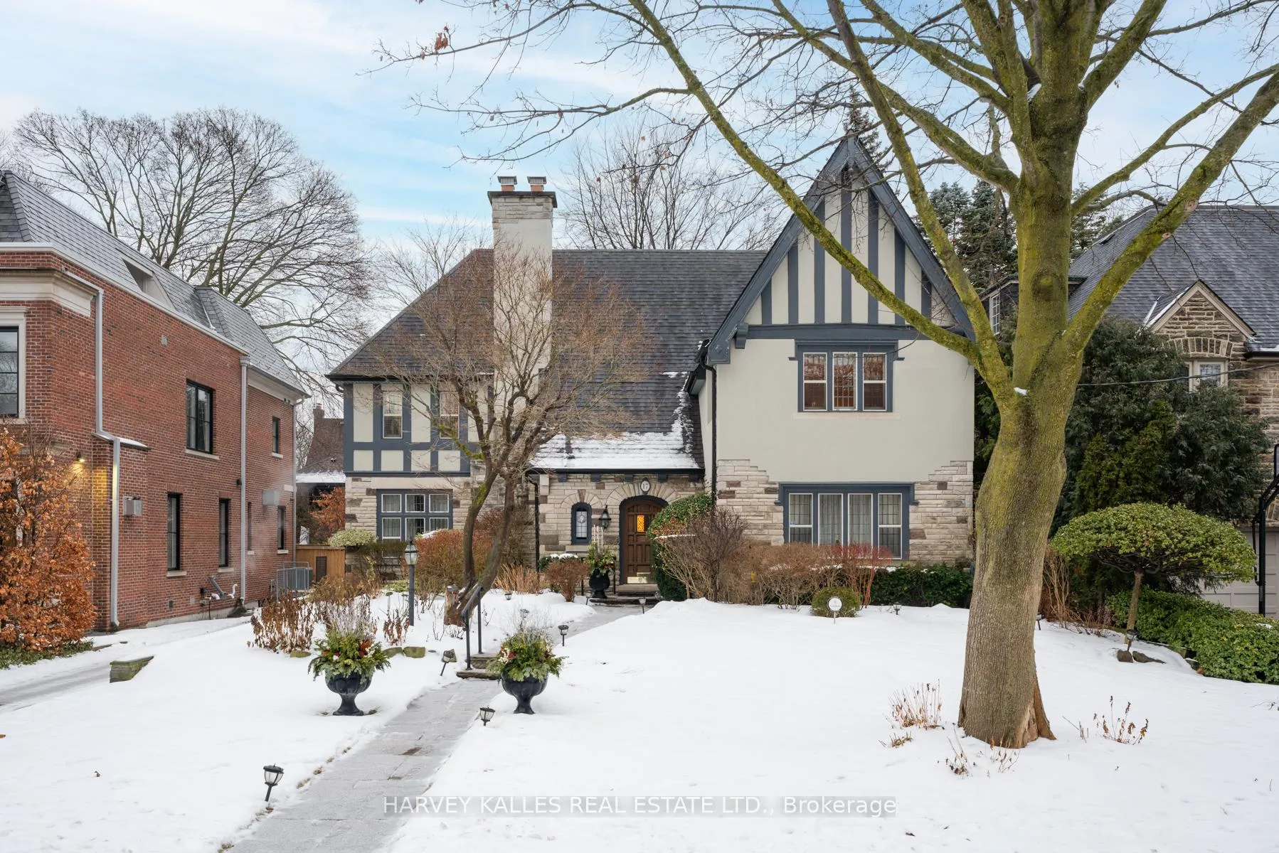 Photo 2 of 17 Robinwood Avenue, Toronto, Forest Hill South — HOMEH