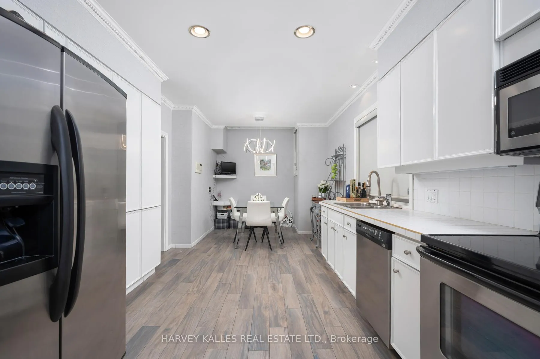 Photo 16 of 17 Robinwood Avenue, Toronto, Forest Hill South — HOMEH