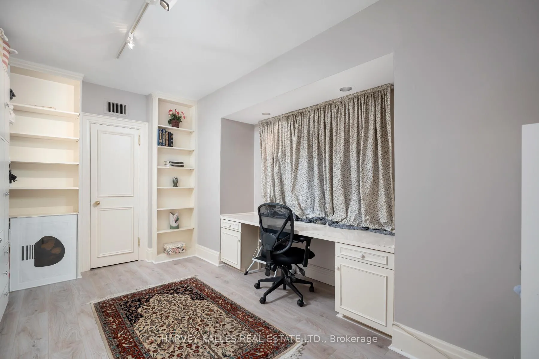 Photo 26 of 17 Robinwood Avenue, Toronto, Forest Hill South — HOMEH