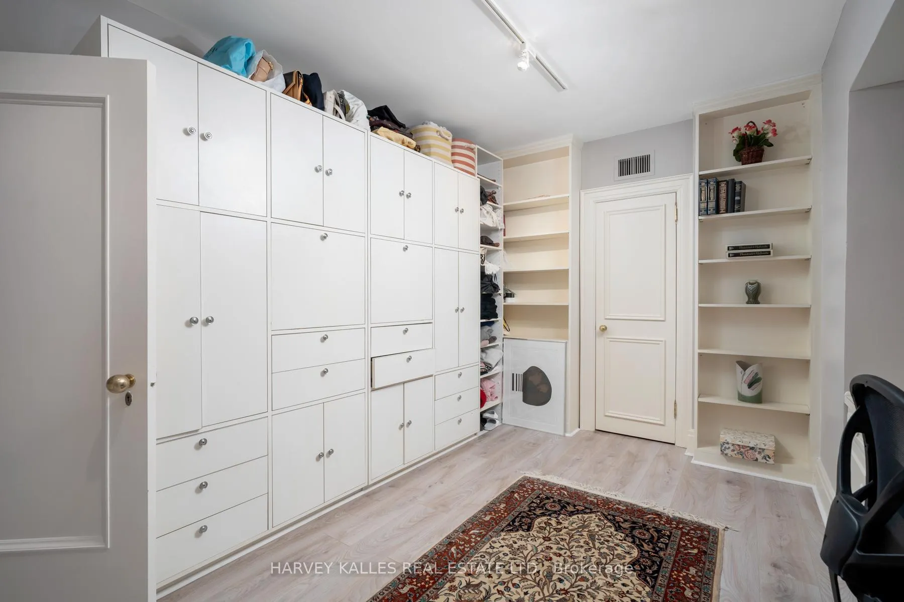 Photo 27 of 17 Robinwood Avenue, Toronto, Forest Hill South — HOMEH