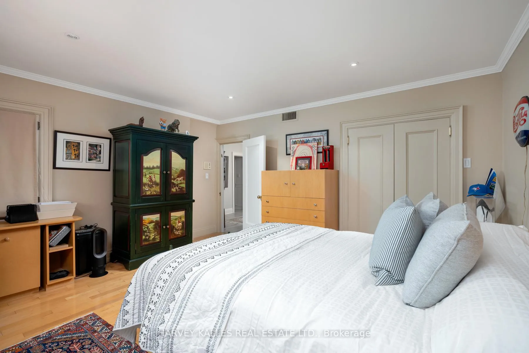 Photo 31 of 17 Robinwood Avenue, Toronto, Forest Hill South — HOMEH
