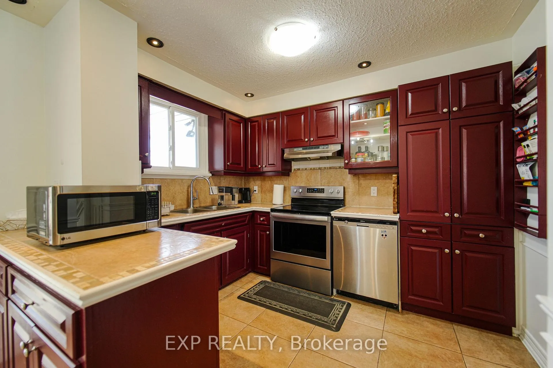 Photo 10 of 60 Wheatfield Crescent, Kitchener — HOMEH