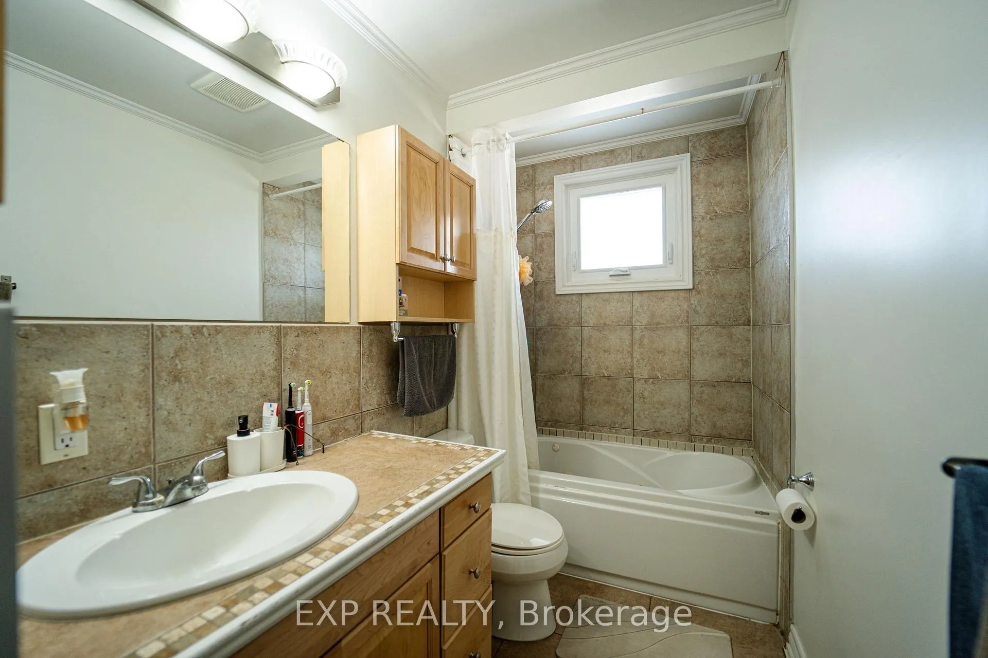 Photo 13 of 60 Wheatfield Crescent, Kitchener — HOMEH