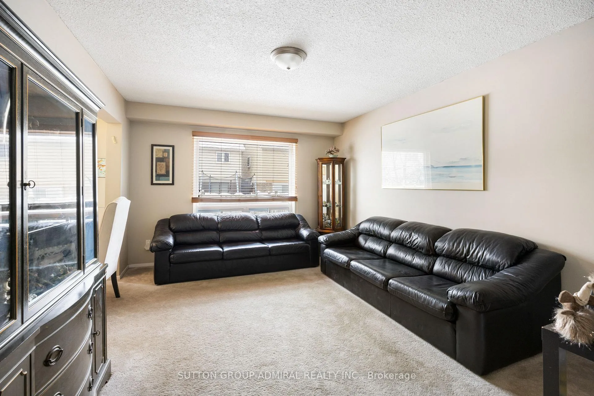 Photo 3 of 62 Lisa Crescent, Vaughan, Crestwood-Springfarm-Yorkhill — HOMEH