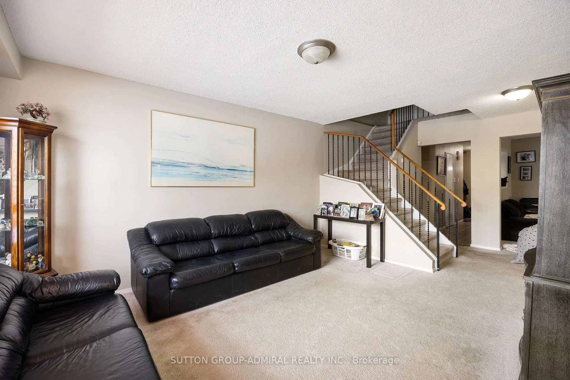Photo 4 of 62 Lisa Crescent, Vaughan, Crestwood-Springfarm-Yorkhill — HOMEH
