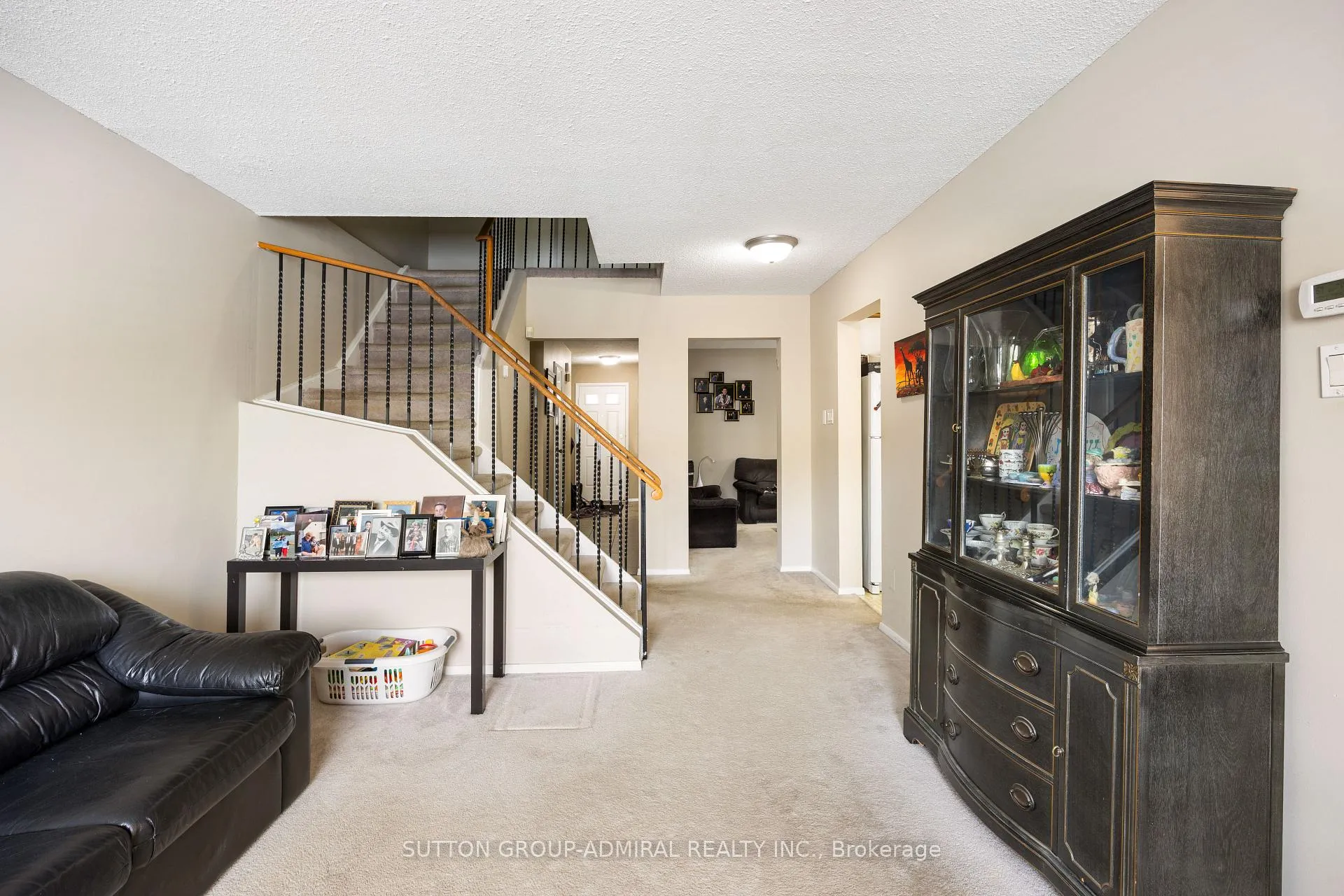 Photo 5 of 62 Lisa Crescent, Vaughan, Crestwood-Springfarm-Yorkhill — HOMEH