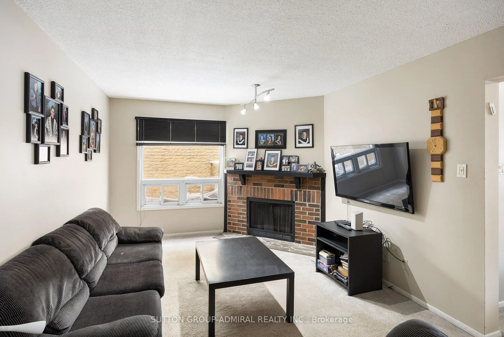 Photo 7 of 62 Lisa Crescent, Vaughan, Crestwood-Springfarm-Yorkhill — HOMEH