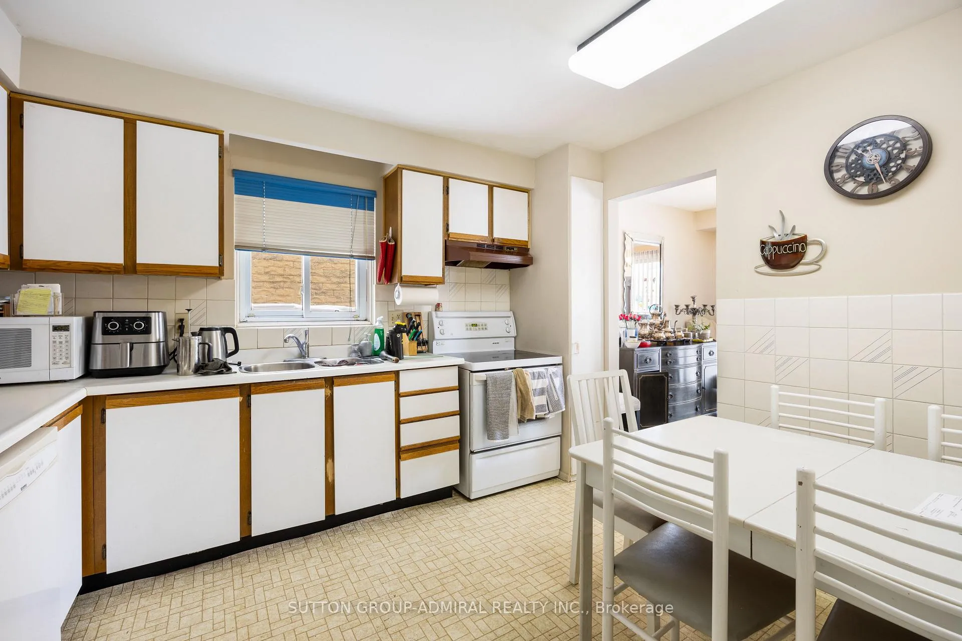 Photo 9 of 62 Lisa Crescent, Vaughan, Crestwood-Springfarm-Yorkhill — HOMEH