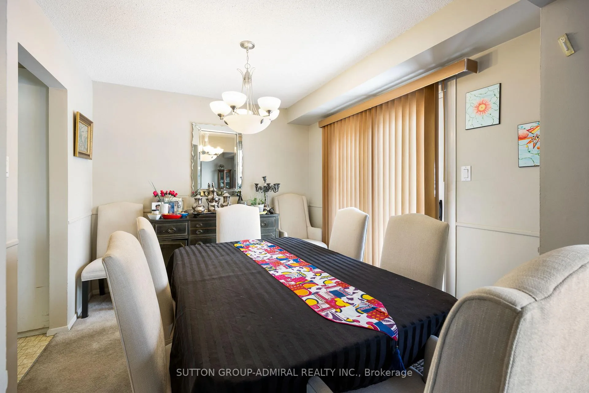 Photo 10 of 62 Lisa Crescent, Vaughan, Crestwood-Springfarm-Yorkhill — HOMEH