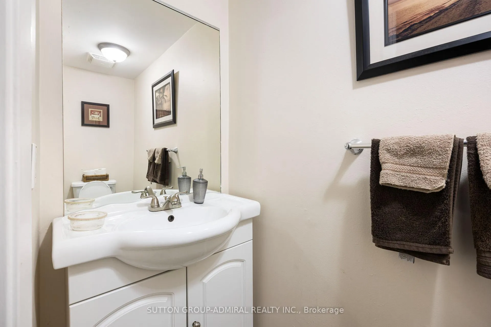 Photo 11 of 62 Lisa Crescent, Vaughan, Crestwood-Springfarm-Yorkhill — HOMEH