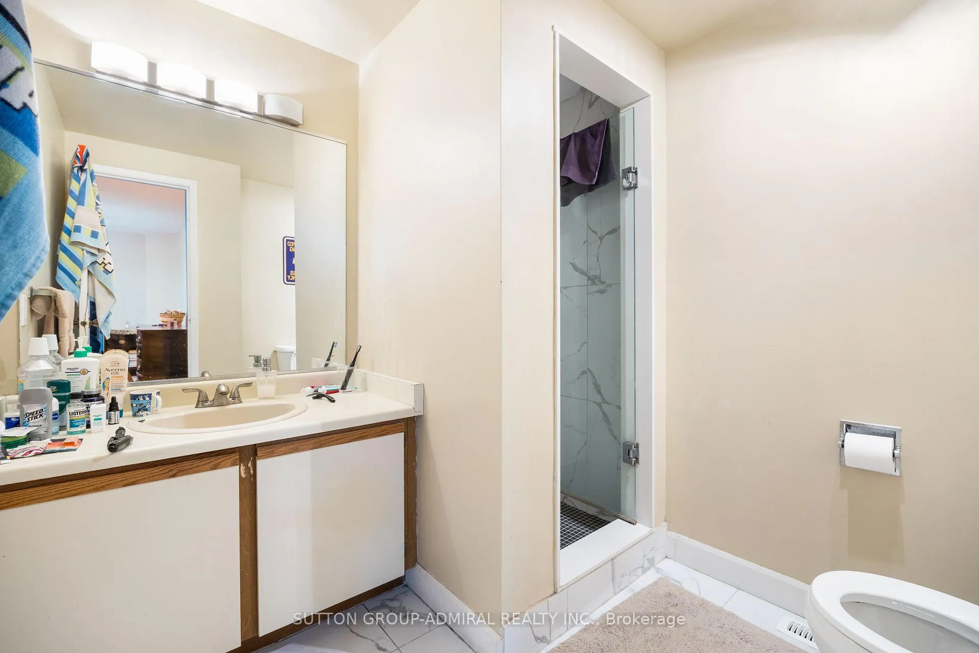 Photo 14 of 62 Lisa Crescent, Vaughan, Crestwood-Springfarm-Yorkhill — HOMEH